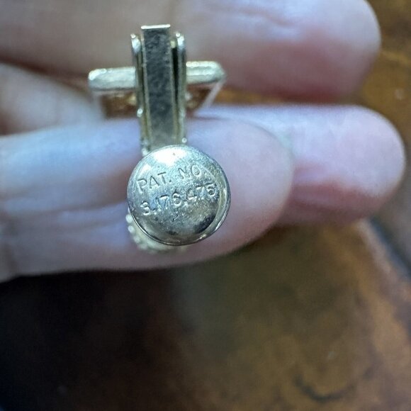 Vintage Earrings Filigree Hoop Women's Gold Tone Fashion Jewelry Huggie Srewback - Picture 8 of 9